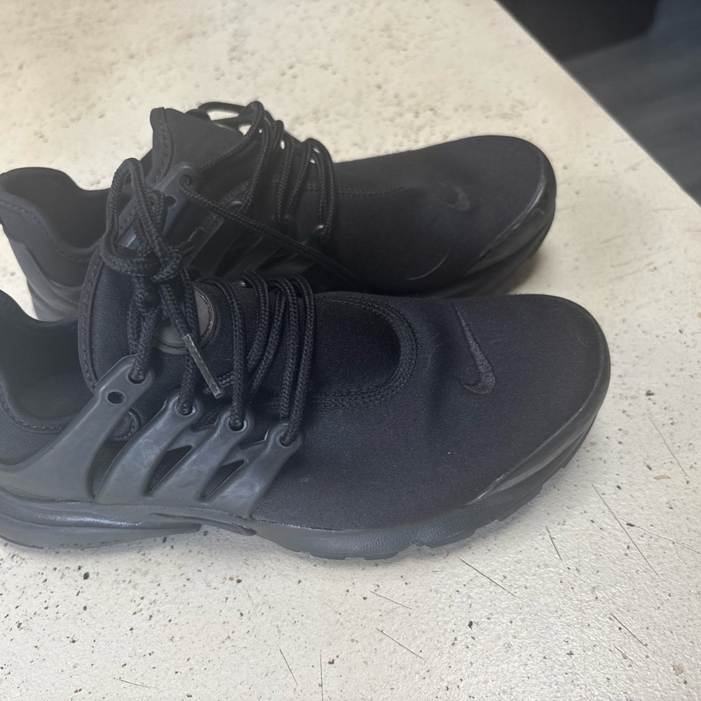 Nike Men's Black Athletic Shoes